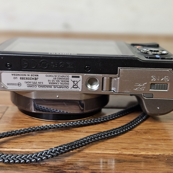 Olympus Silver Digital Camera - Picture 8 of 9